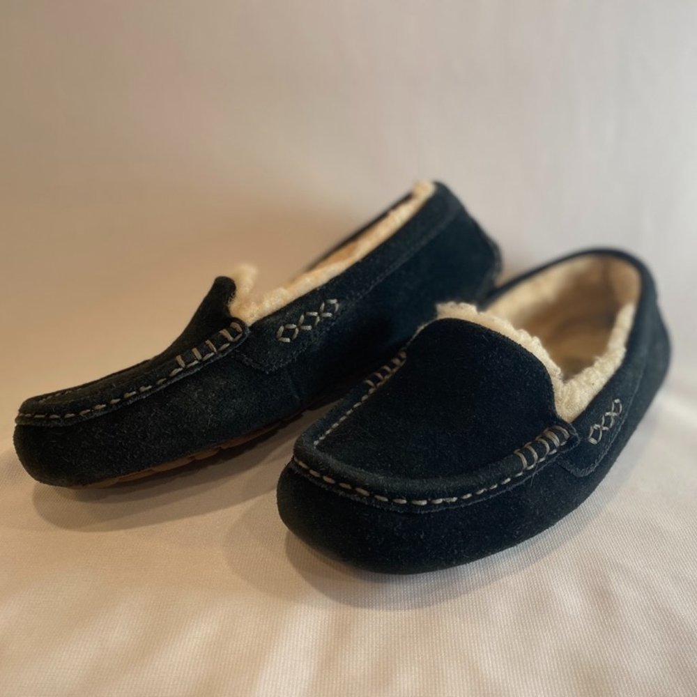 UGG Ansley Slippers Size 6